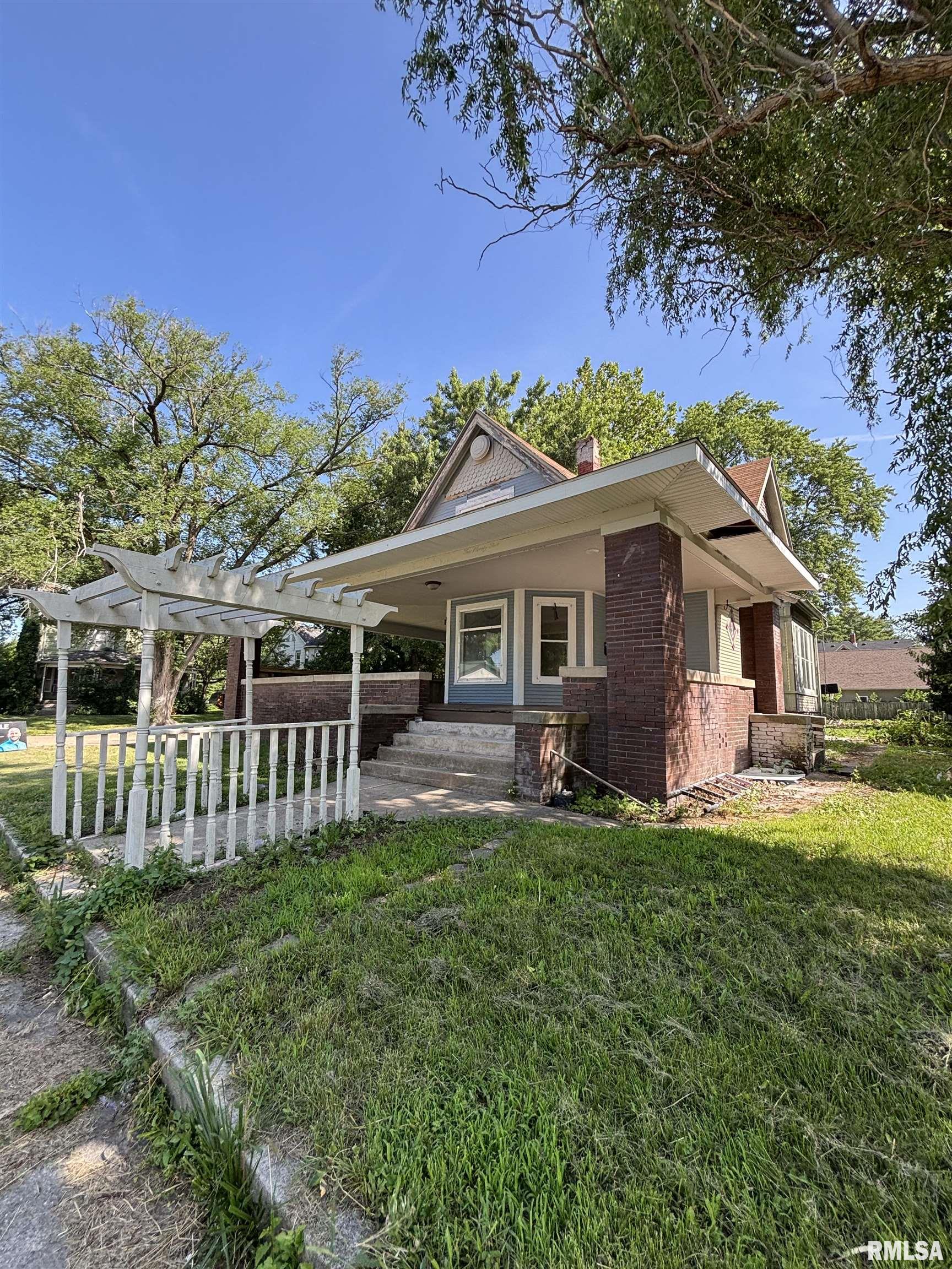 295 West Barnes Street Bushnell, IL 61422 - Photo 2 of 96