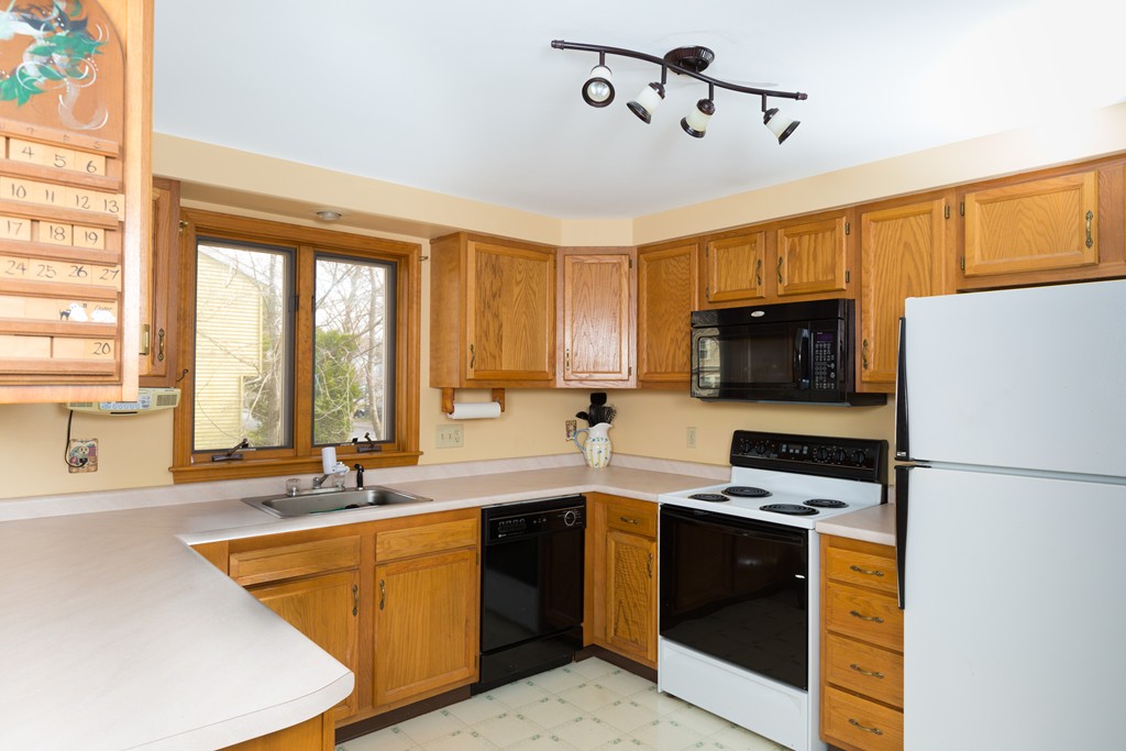 28 Douglas Road Ashland, MA 01721 - Photo 3 of 18 Gallery Image 3
