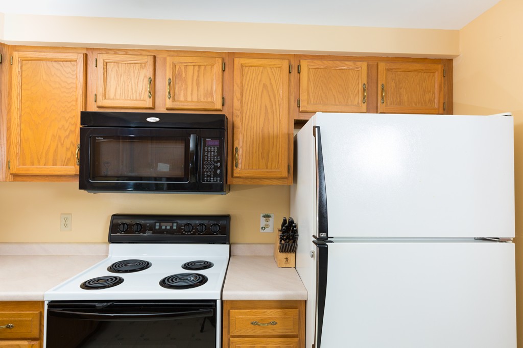 28 Douglas Road Ashland, MA 01721 - Photo 4 of 18 Gallery Image 4
