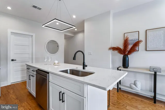 $574,900 | 1118 Neal Street Northeast, Unit PH2, Washington, DC 20002