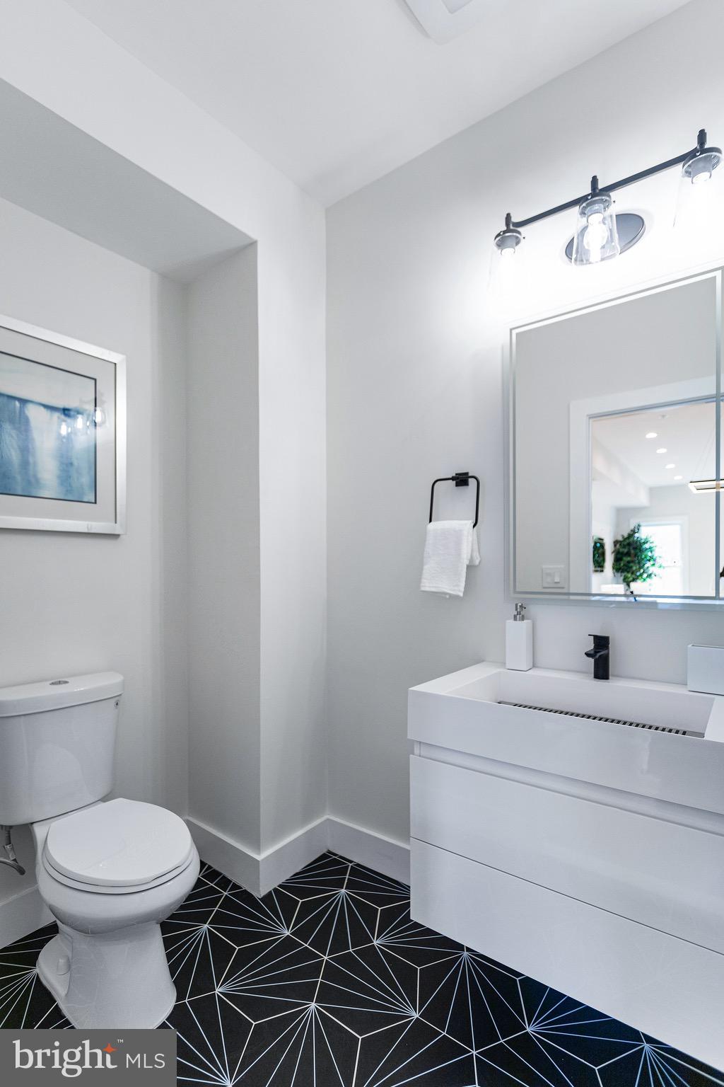 1118 Neal Street Northeast, Unit PH2 Washington, DC 20002 - Photo 16 of 25