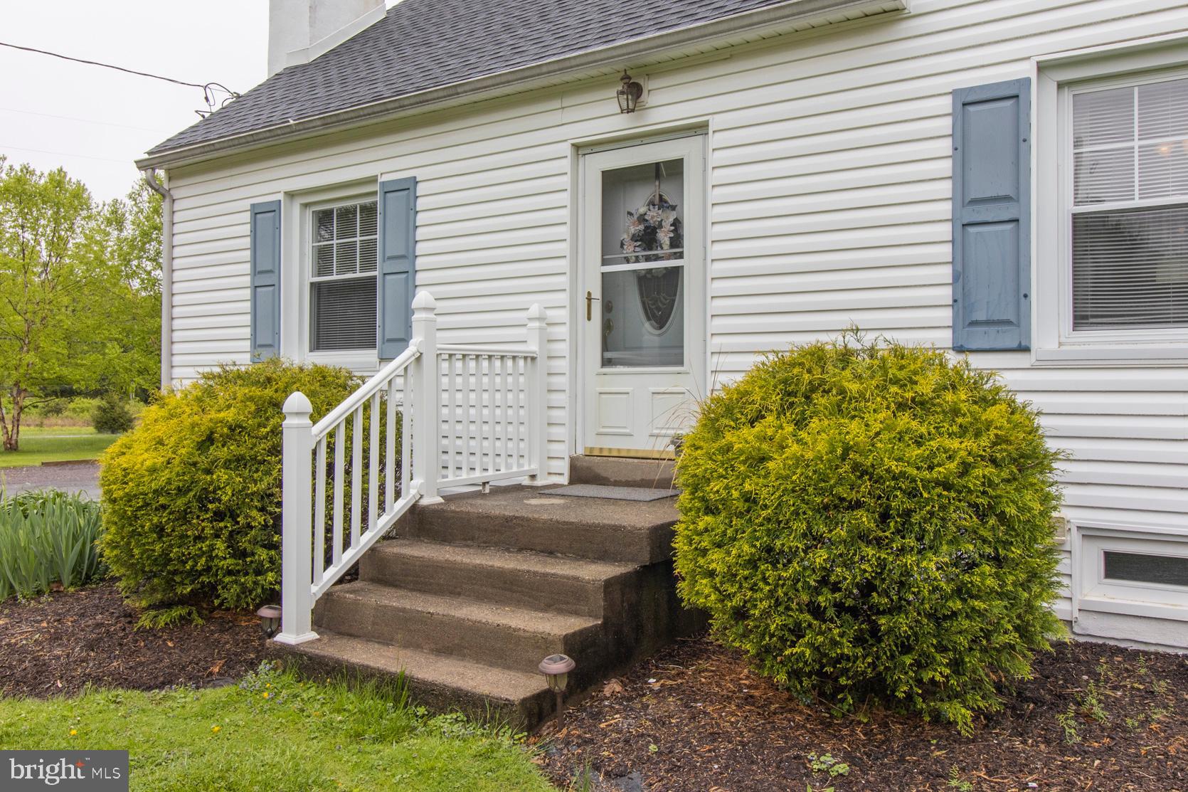 2112 Longview Road Warrington, PA 18976 - Photo 46 of 79 Exterior front.
