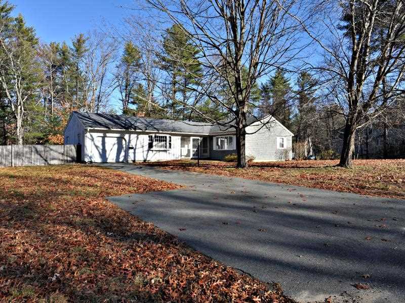 8 Little Nook Road Plaistow, NH 03865 - Photo 1 of 25 Gallery Image 1
