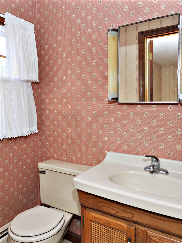 8 Little Nook Road Plaistow, NH 03865 - Photo 12 of 25 Gallery Image 12