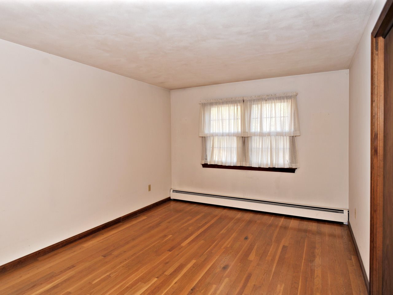 8 Little Nook Road Plaistow, NH 03865 - Photo 14 of 25 Gallery Image 14