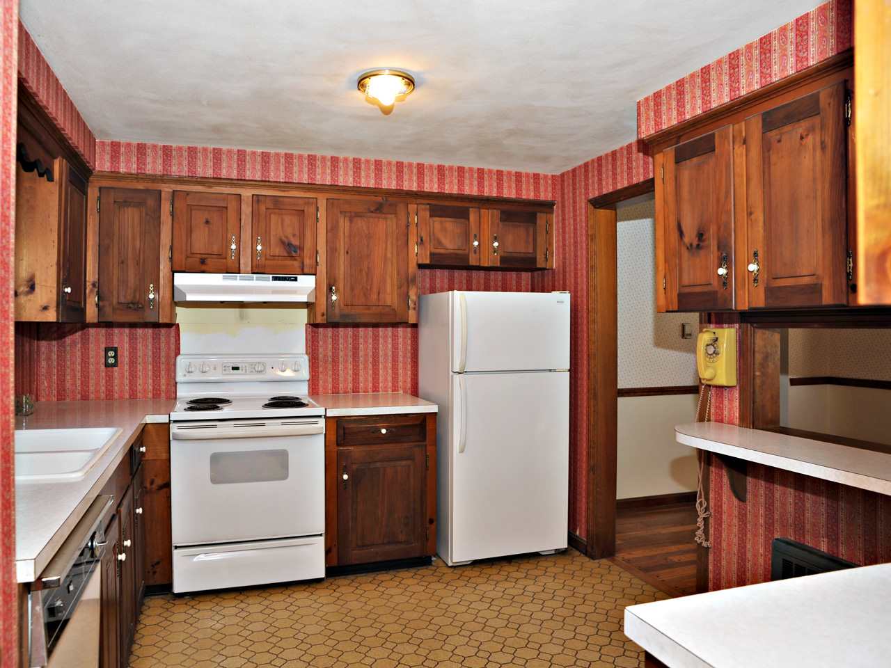 8 Little Nook Road Plaistow, NH 03865 - Photo 5 of 25 Gallery Image 5