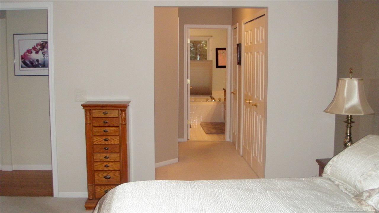 2181 Clinton View Circle Rochester Hills, MI 48309 - Photo 11 of 33
