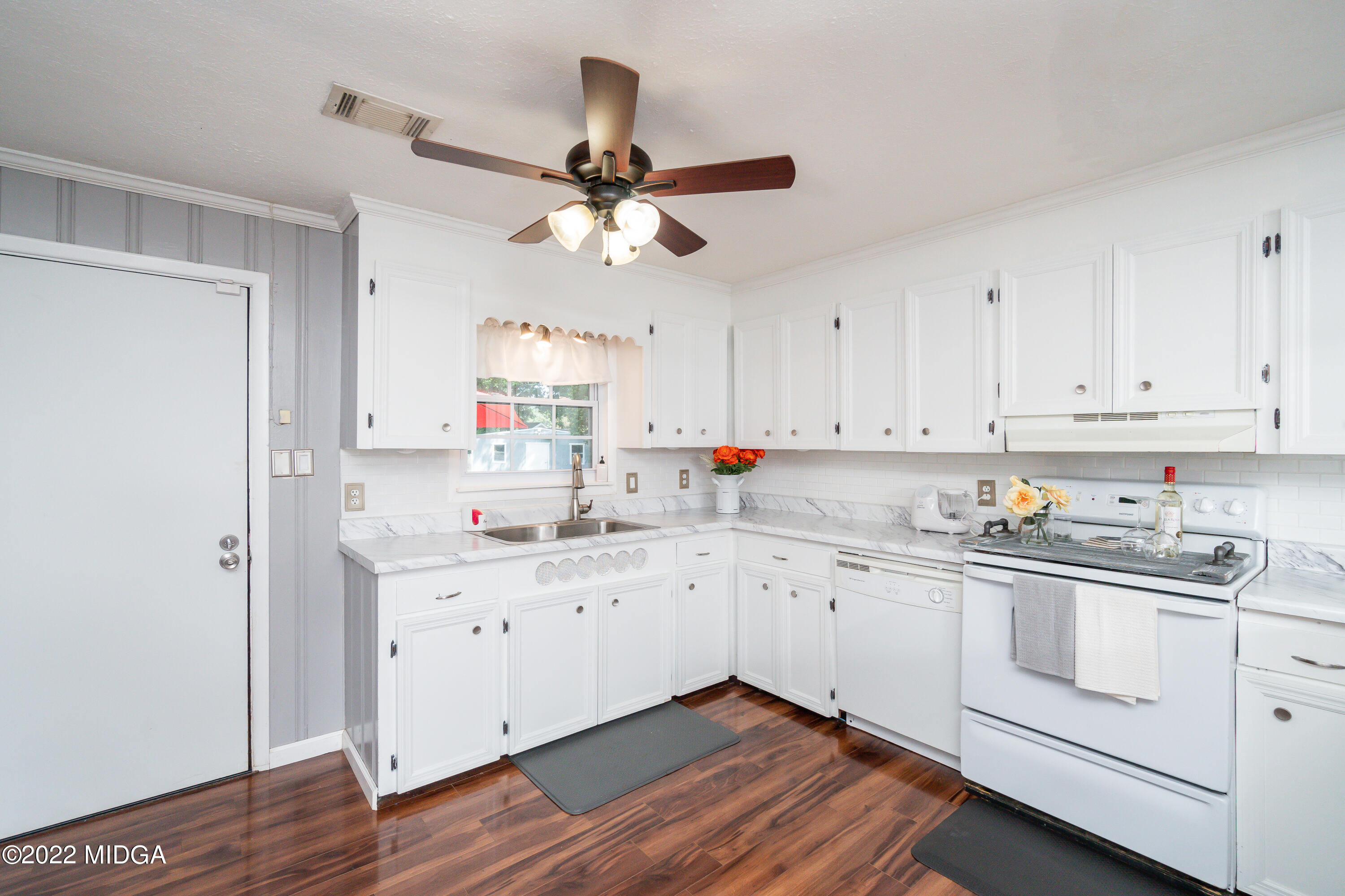 1009 Elberta Road Warner Robins, GA 31093 - Photo 15 of 58 15__DSC8209_mls