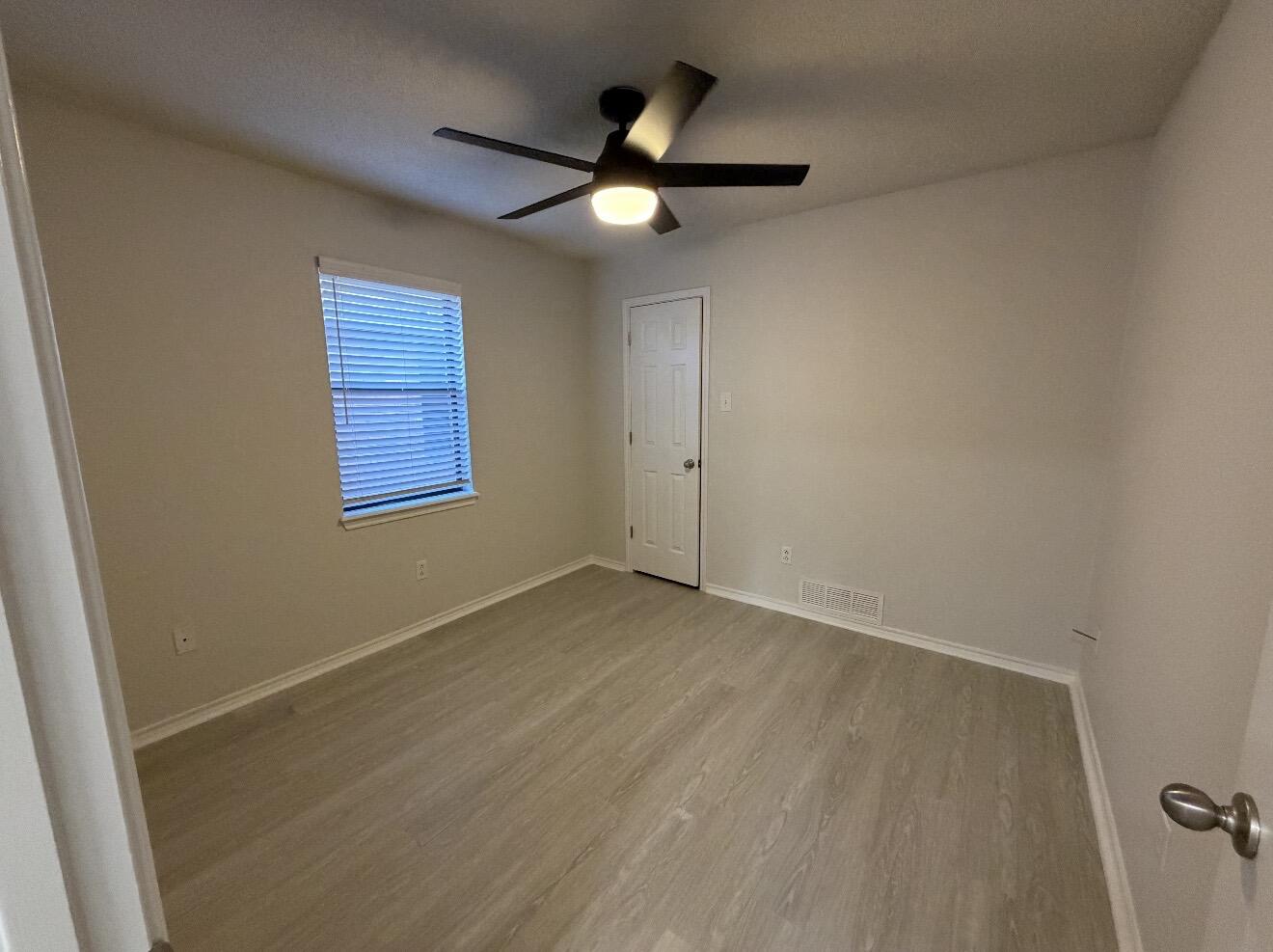 2318 94th Street Lubbock, TX 79423 - Photo 15 of 19 IMG_0304