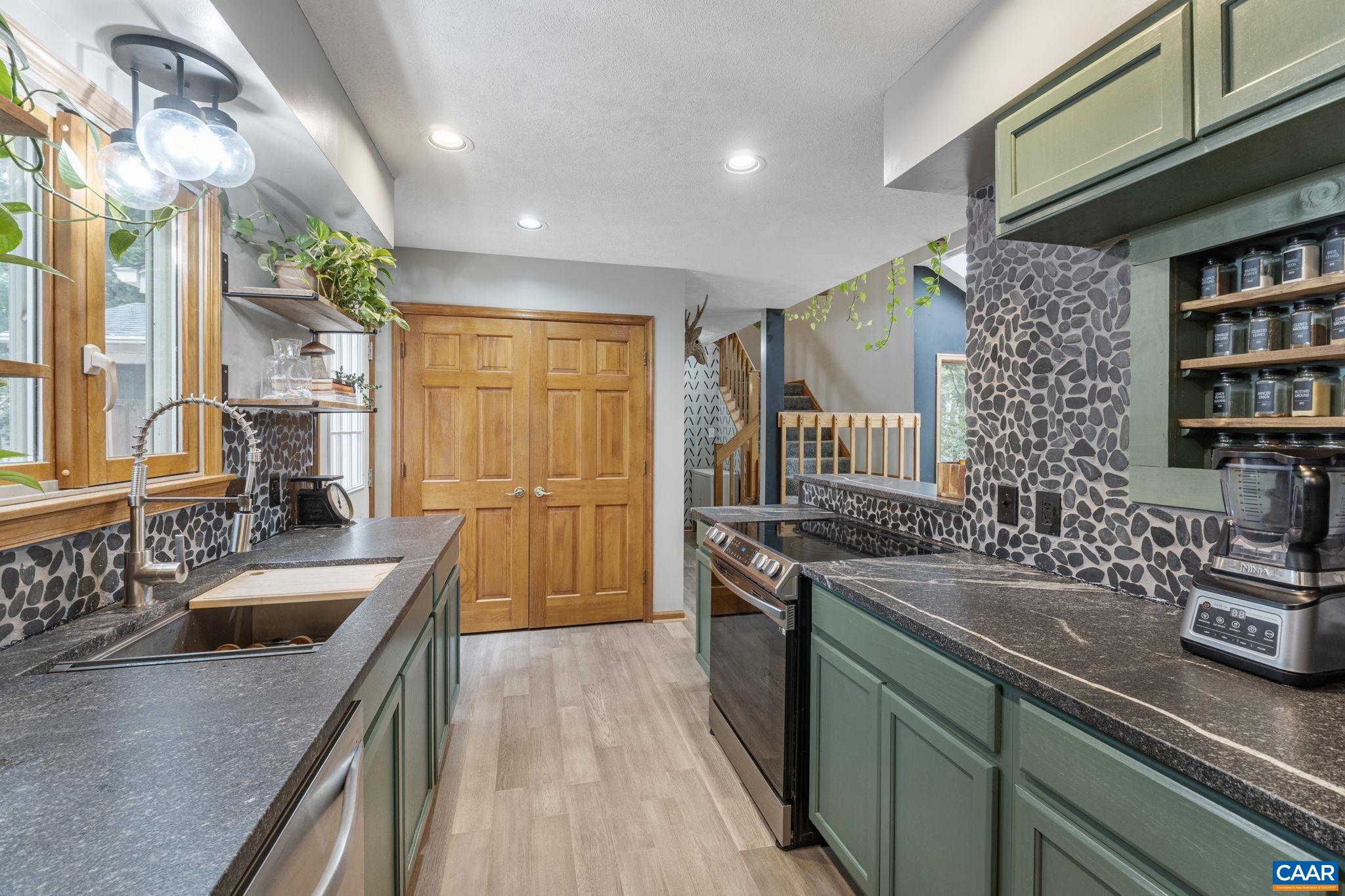 12 Amethyst Road Palmyra, VA 22963 - Photo 20 of 71 Gallery Image 20