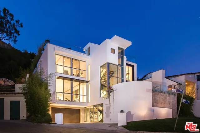 $22,000 | 1352 Miller Drive, Los Angeles, CA 90069