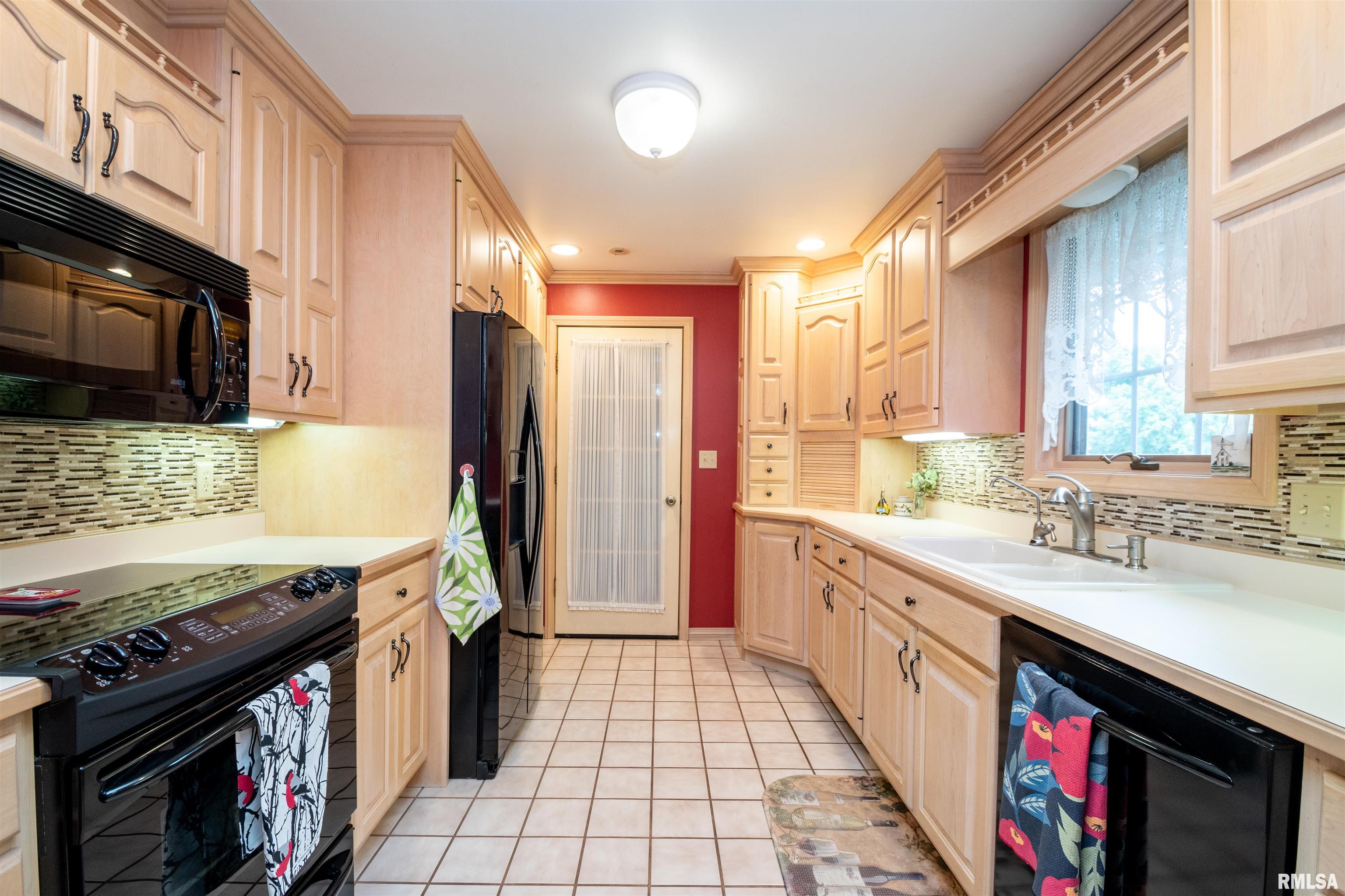 8320 North Blackbridge Road Edwards, IL 61528 - Photo 8 of 62 Gallery Image 8