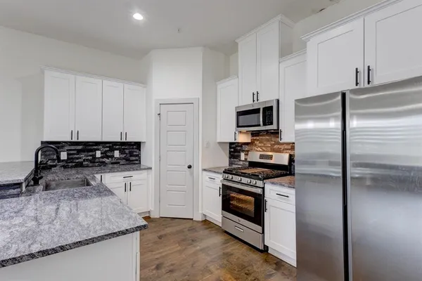 $2,900 | 6043 Rivendell Drive, Frisco, TX 75035