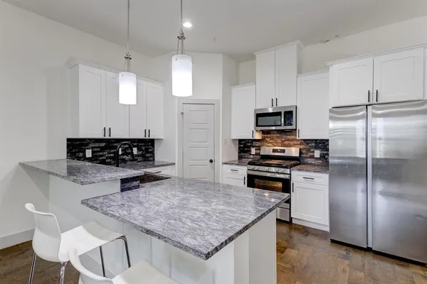 $2,900 | 6043 Rivendell Drive, Frisco, TX 75035