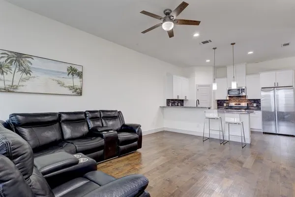 $2,900 | 6043 Rivendell Drive, Frisco, TX 75035