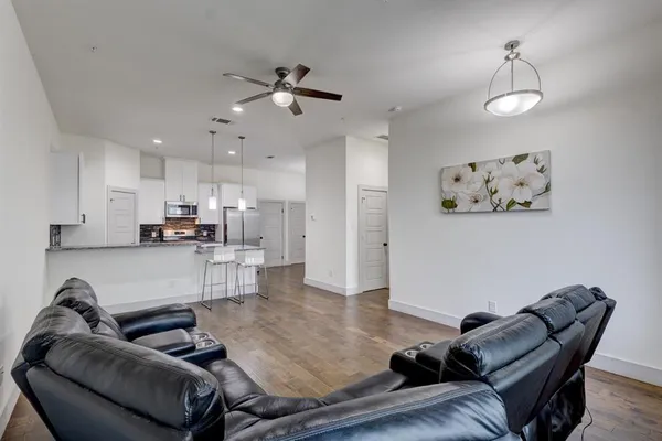 $2,900 | 6043 Rivendell Drive, Frisco, TX 75035
