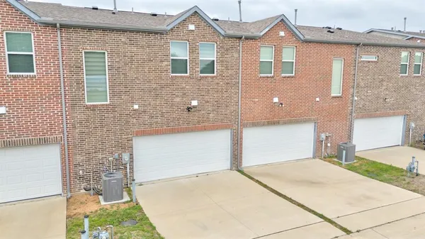 $2,900 | 6043 Rivendell Drive, Frisco, TX 75035