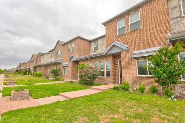 $2,900 | 6043 Rivendell Drive, Frisco, TX 75035