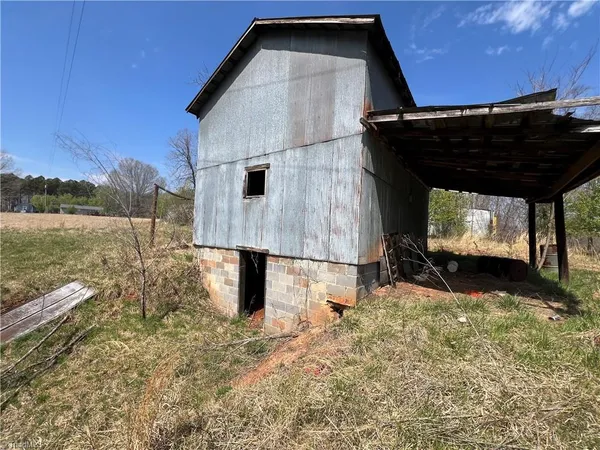 $450,000 | 44-ac Island Drive, Madison, NC 27025