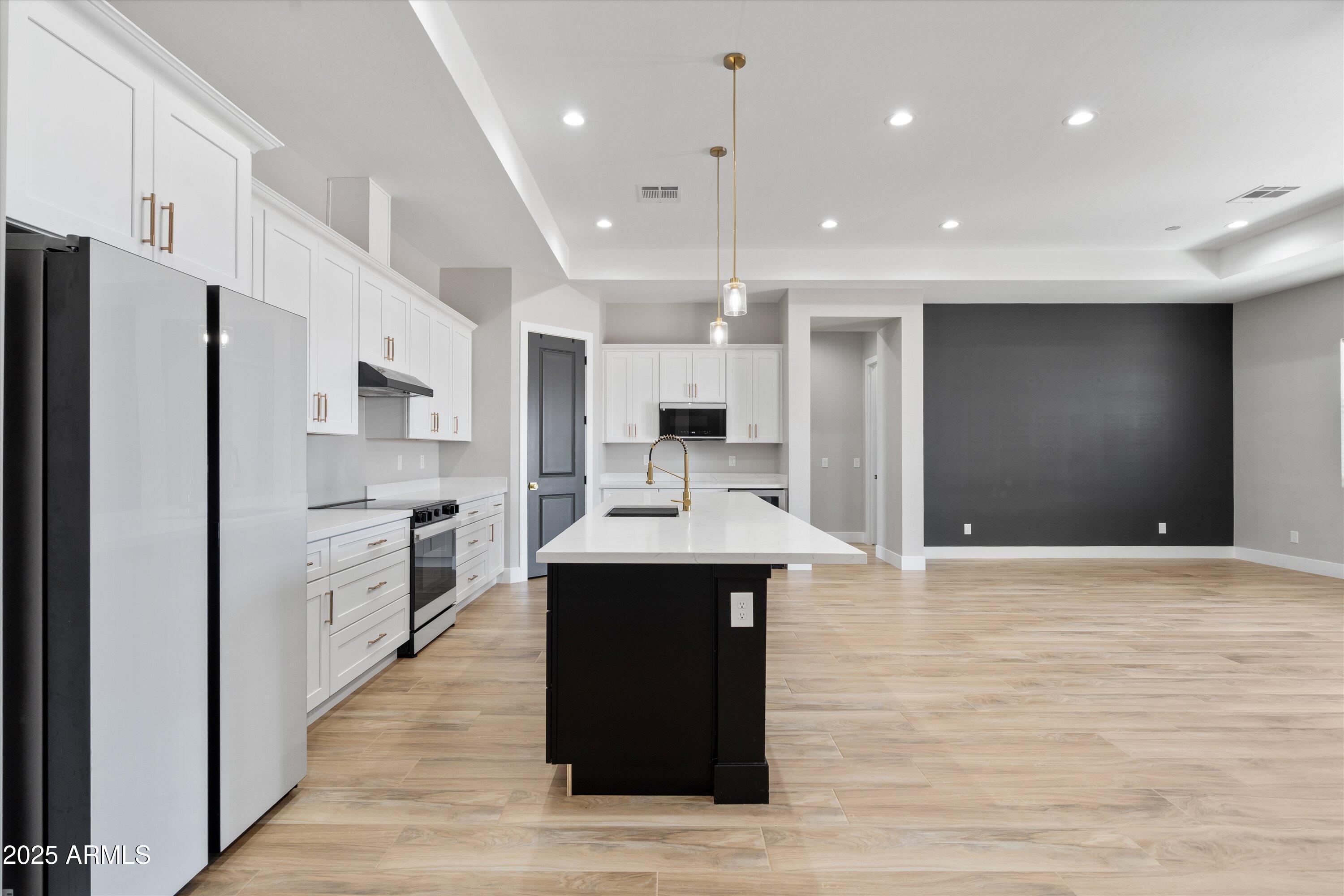 20765 West Cheyenne Road Buckeye, AZ 85326 - Photo 8 of 54 08-Kitchen