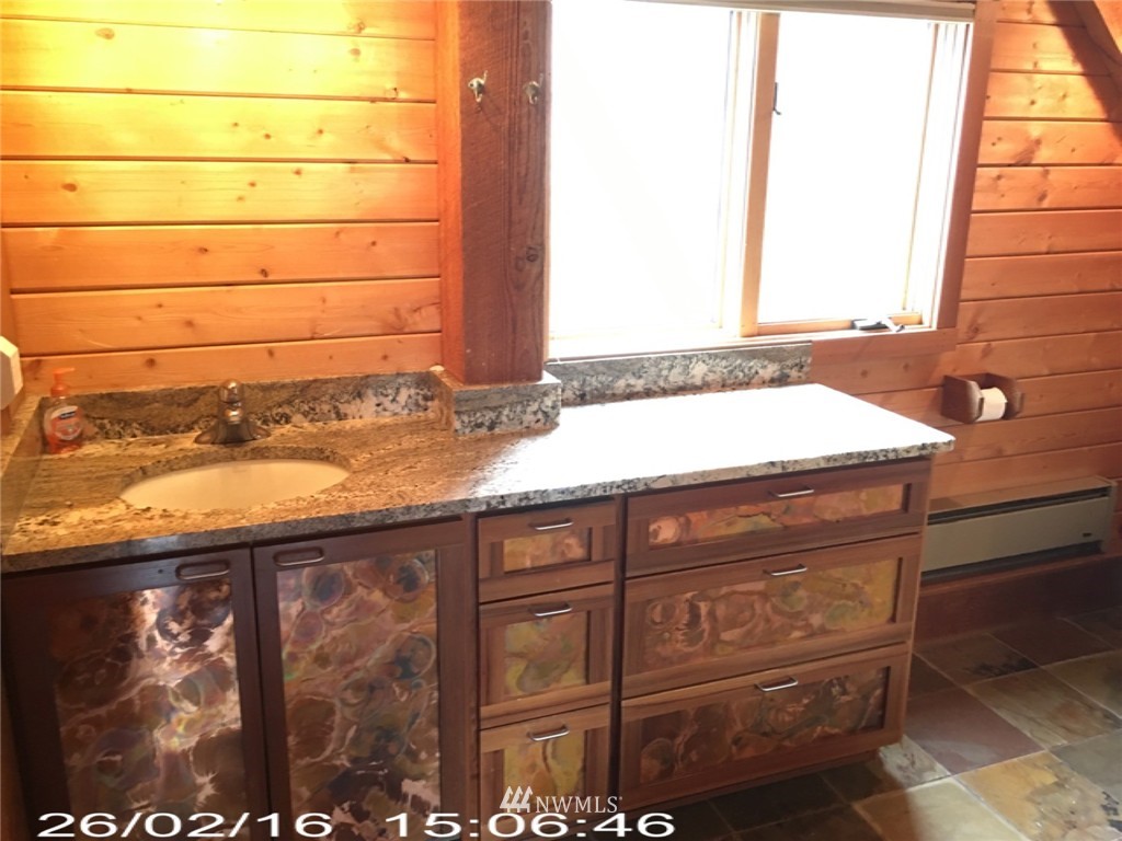 16972 South Lakeshore Road Chelan, WA 98816 - Photo 8 of 18 Gallery Image 8