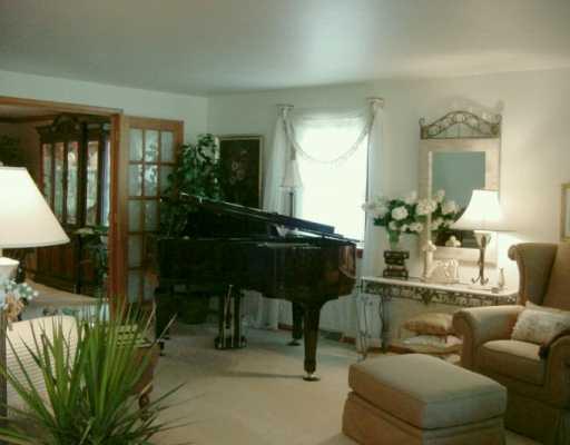 192 Goldsmith Road Pittsburgh, PA 15237 - Photo 3 of 8