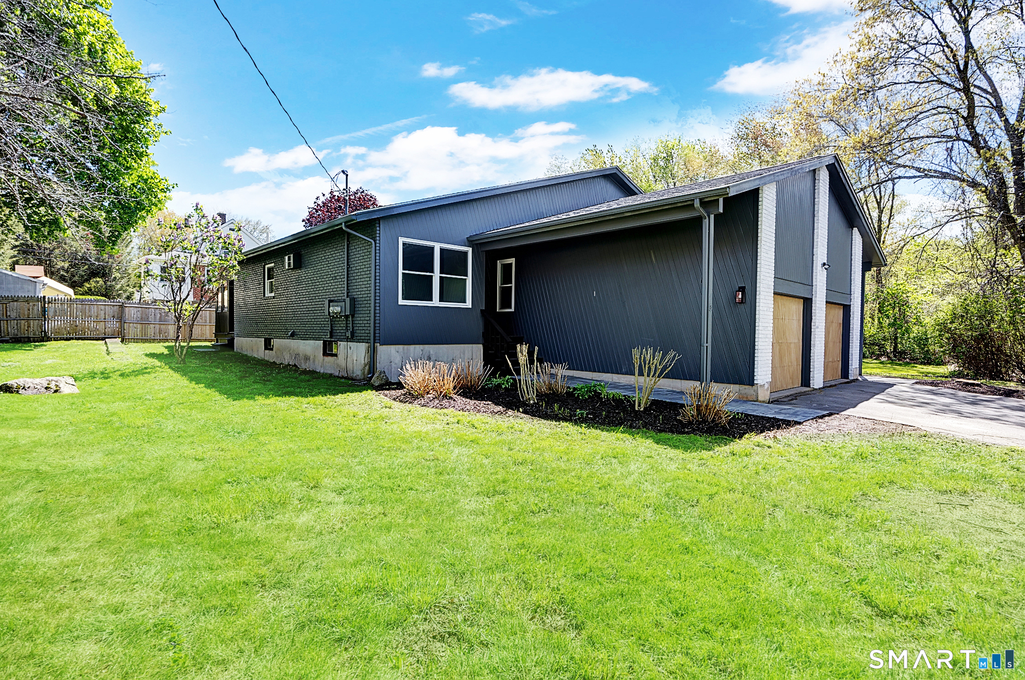 35 Lilly Street Waterbury, CT 06708 - Photo 4 of 35