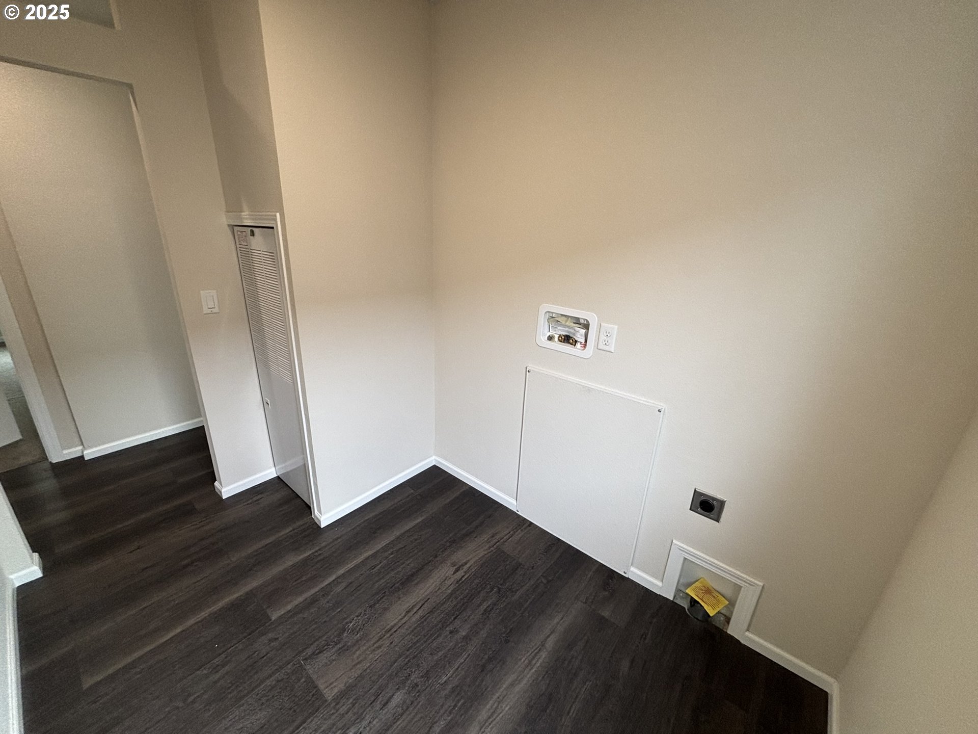 5270 Nopal Street Florence, OR 97439 - Photo 12 of 27 a view of wooden floor