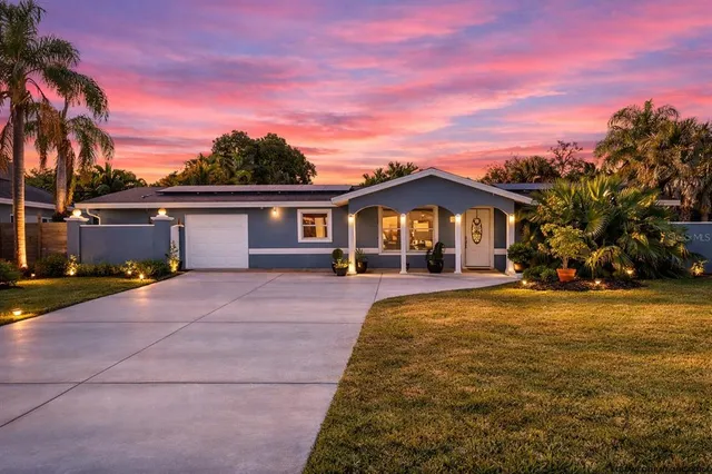 $425,000 | 2332 Pinehurst Street, Sarasota, FL 34231