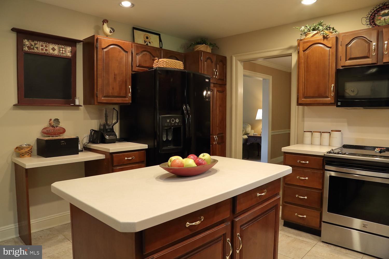 901 Hunters Path Lancaster, PA 17601 - Photo 13 of 37 Gallery Image 13