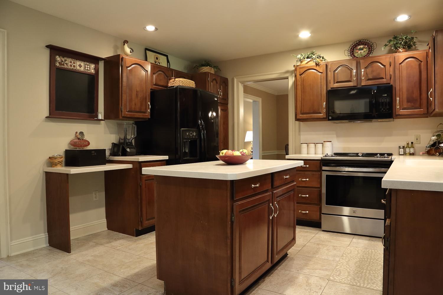 901 Hunters Path Lancaster, PA 17601 - Photo 16 of 37 Gallery Image 16