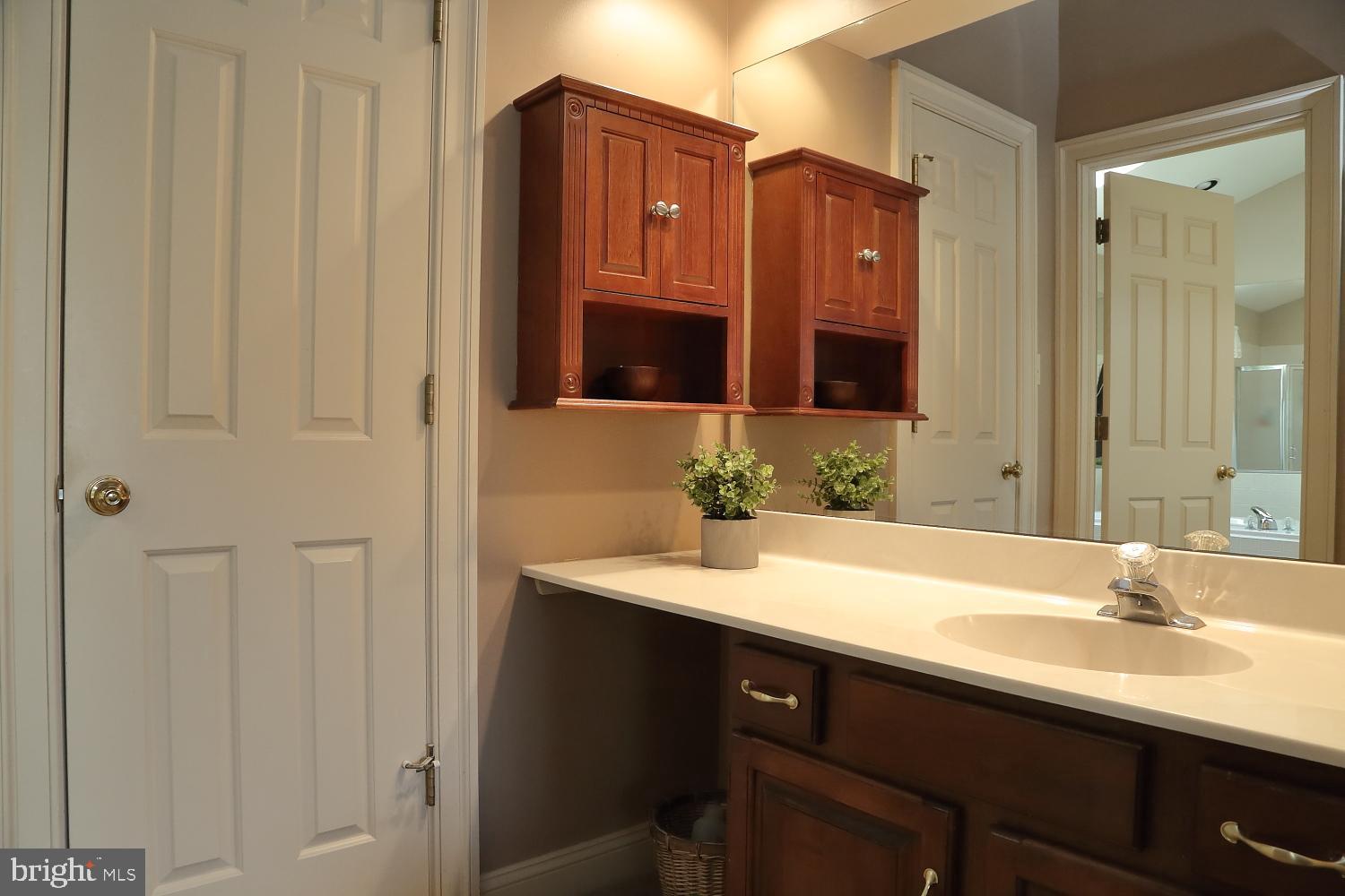 901 Hunters Path Lancaster, PA 17601 - Photo 28 of 37 Gallery Image 28