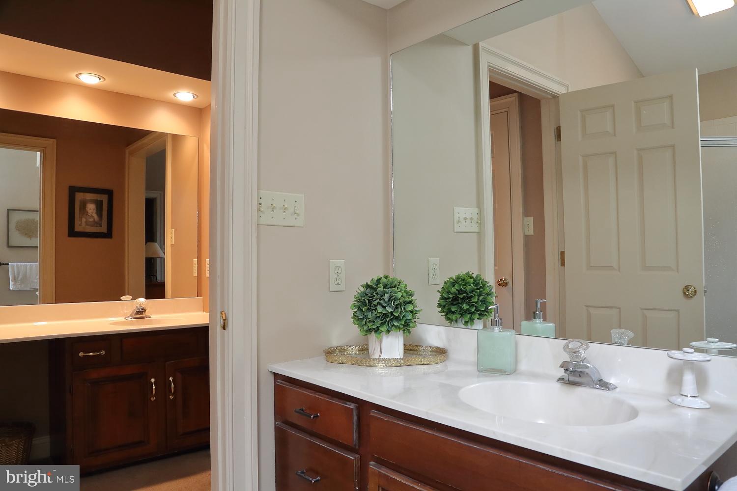 901 Hunters Path Lancaster, PA 17601 - Photo 29 of 37 Gallery Image 29
