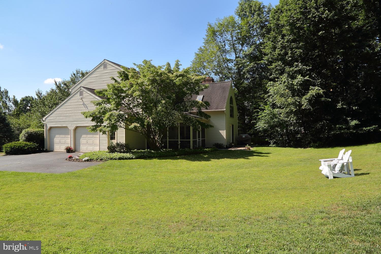 901 Hunters Path Lancaster, PA 17601 - Photo 4 of 37 Gallery Image 4