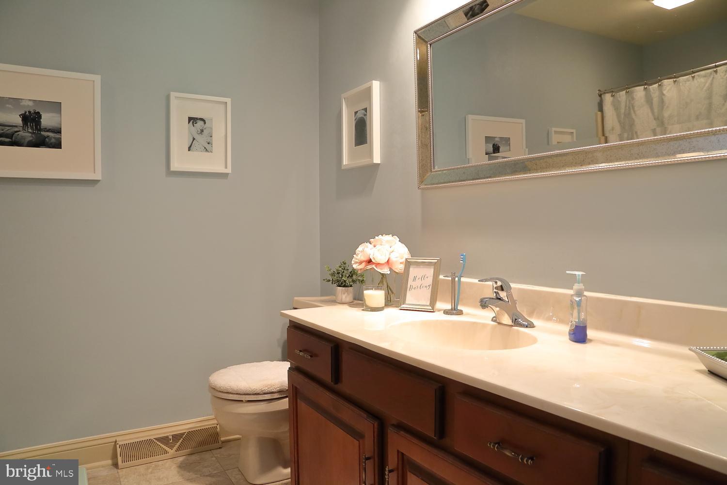 901 Hunters Path Lancaster, PA 17601 - Photo 35 of 37 Gallery Image 35