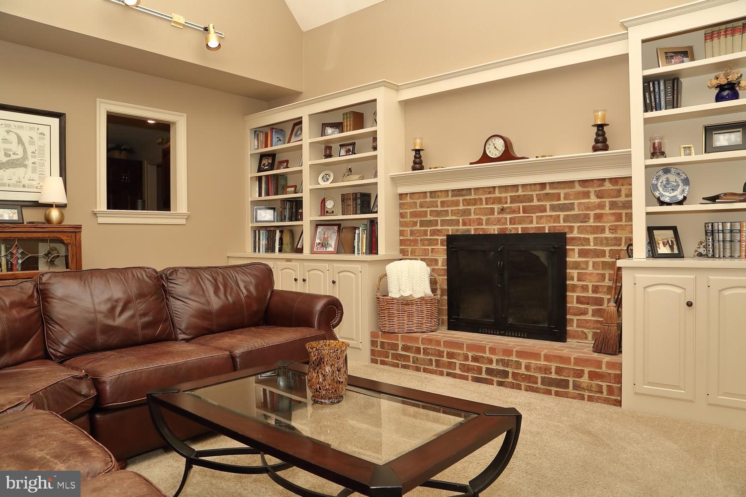 901 Hunters Path Lancaster, PA 17601 - Photo 9 of 37 Gallery Image 9