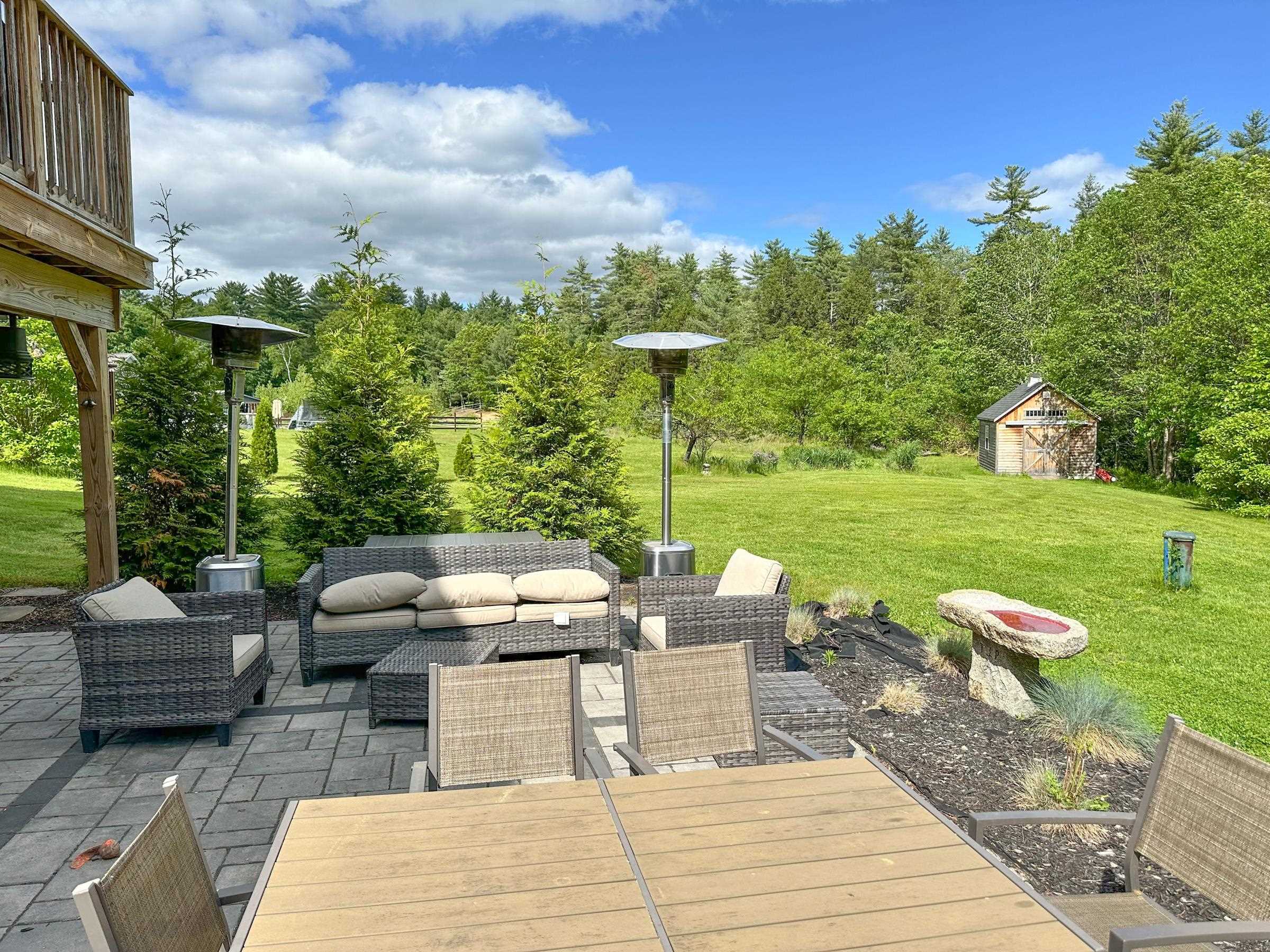 16 Molly Way Epping, NH 03042 - Photo 3 of 25