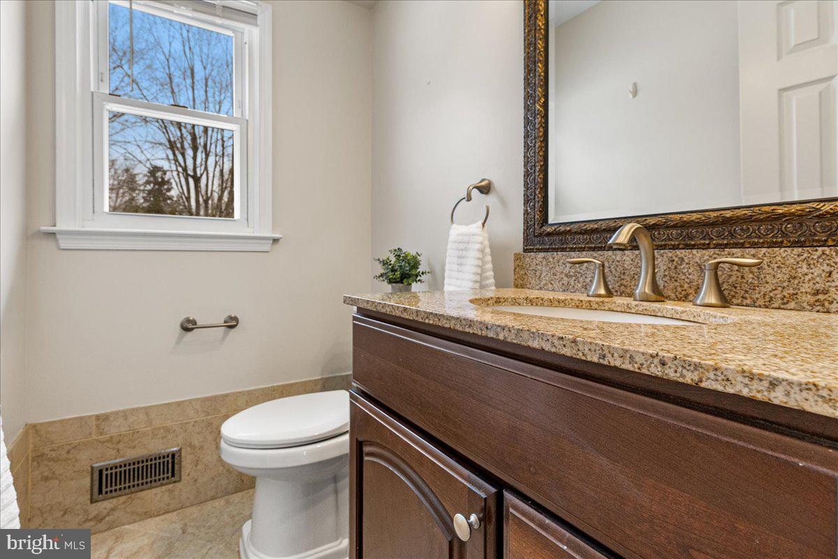 27 Cartwright Drive Princeton Junction, NJ 08550 - Photo 15 of 36 Powder Room