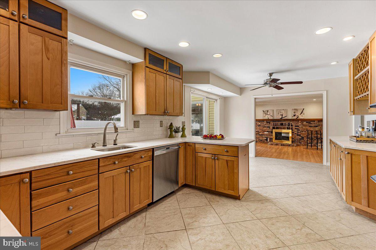 27 Cartwright Drive Princeton Junction, NJ 08550 - Photo 9 of 36 Kitchen