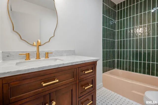 $175,000 | 1510 South Division Street, Carterville, IL 62918