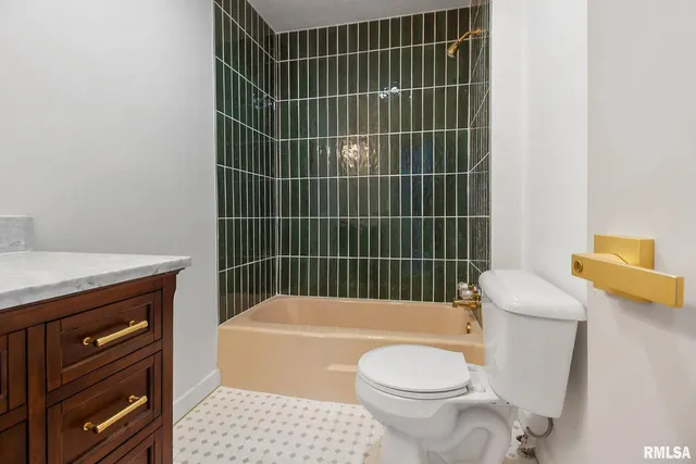 $175,000 | 1510 South Division Street, Carterville, IL 62918