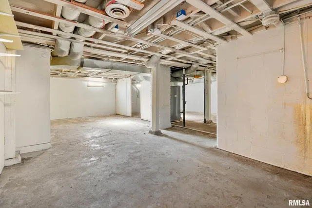 $175,000 | 1510 South Division Street, Carterville, IL 62918