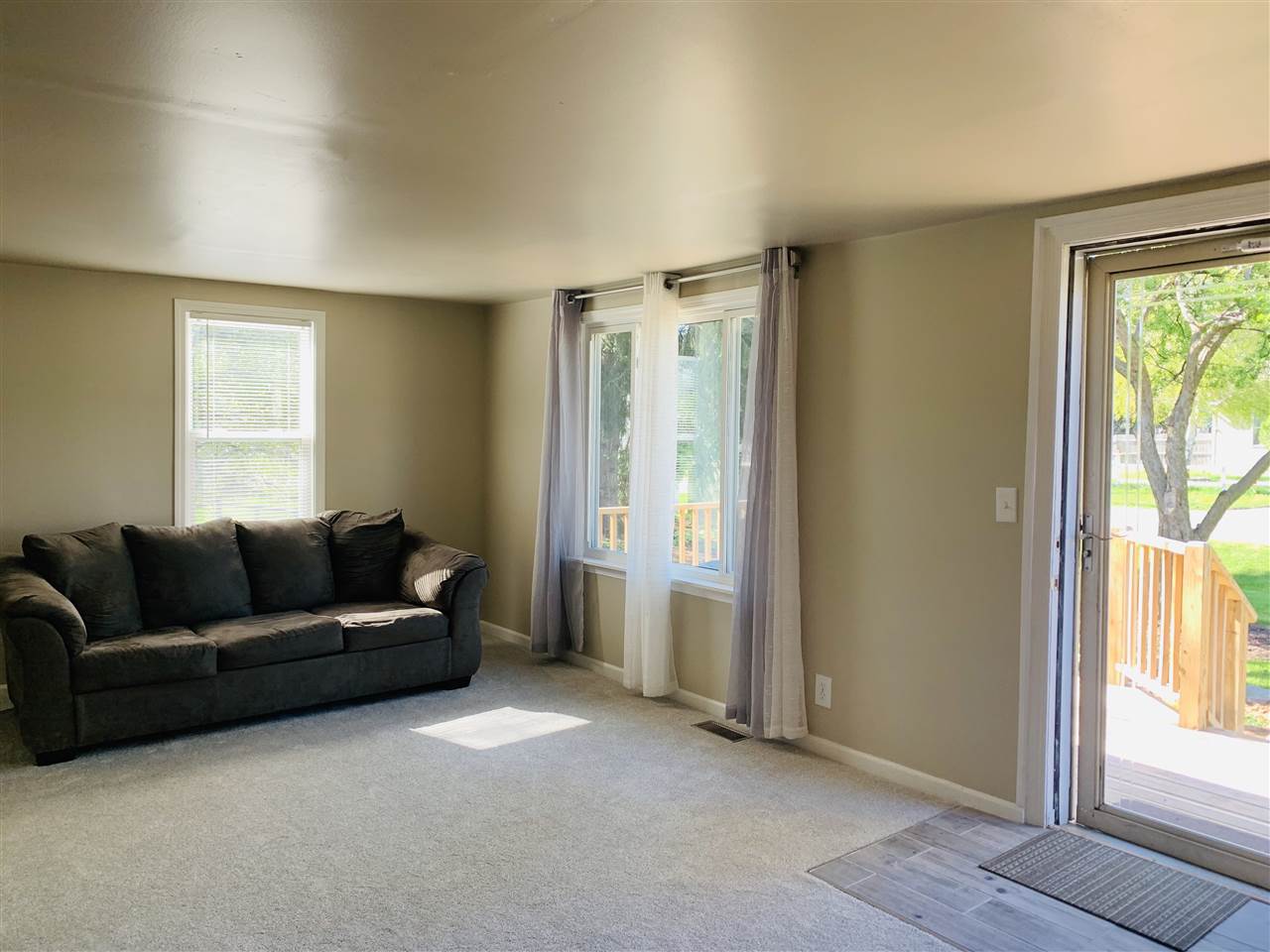 4024 Risedorph Street Burton, MI 48509 - Photo 12 of 29 50010521-11.JPG
