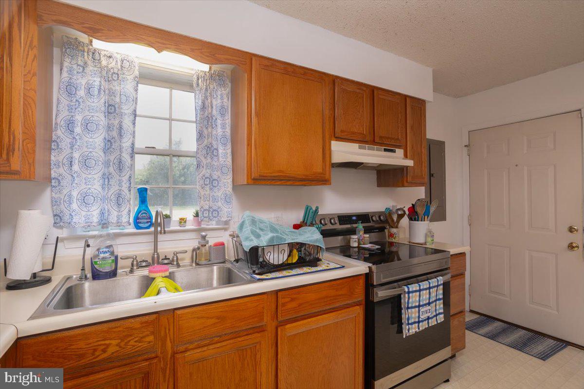 106 Killens Pond Road Harrington, DE 19952 - Photo 3 of 16 Kitchen