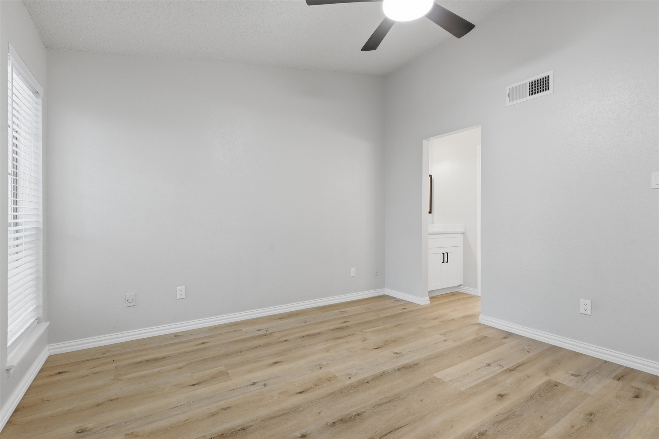1515 Sandy Springs Road, Unit 2104 Houston, TX 77042 - Photo 10 of 19