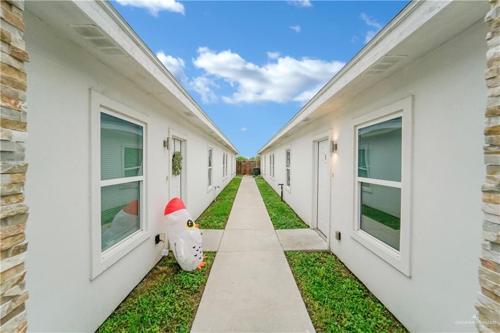 405 Rafael Drive San Juan, TX 78589 - Photo 4 of 13