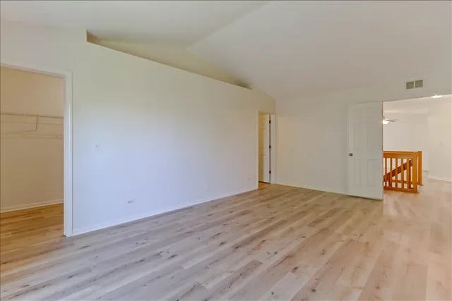 $3,200 | 309 East Theodore Lane, Itasca, IL 60143