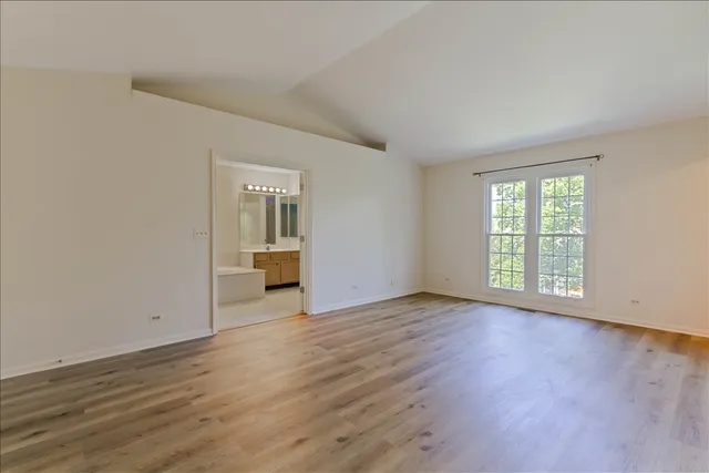 $3,200 | 309 East Theodore Lane, Itasca, IL 60143