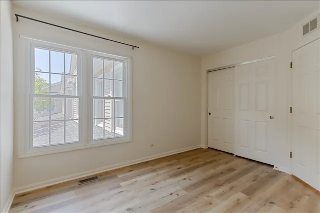 $3,200 | 309 East Theodore Lane, Itasca, IL 60143