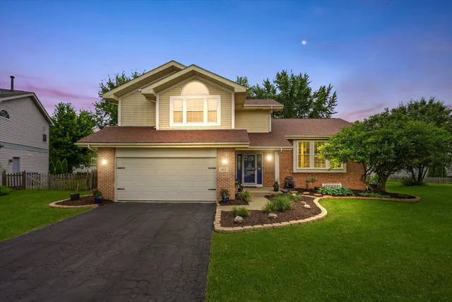$475,000 | 167 Forestview Court, Aurora, IL 60502